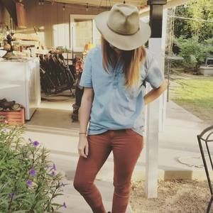 Meet your Posher, Kira